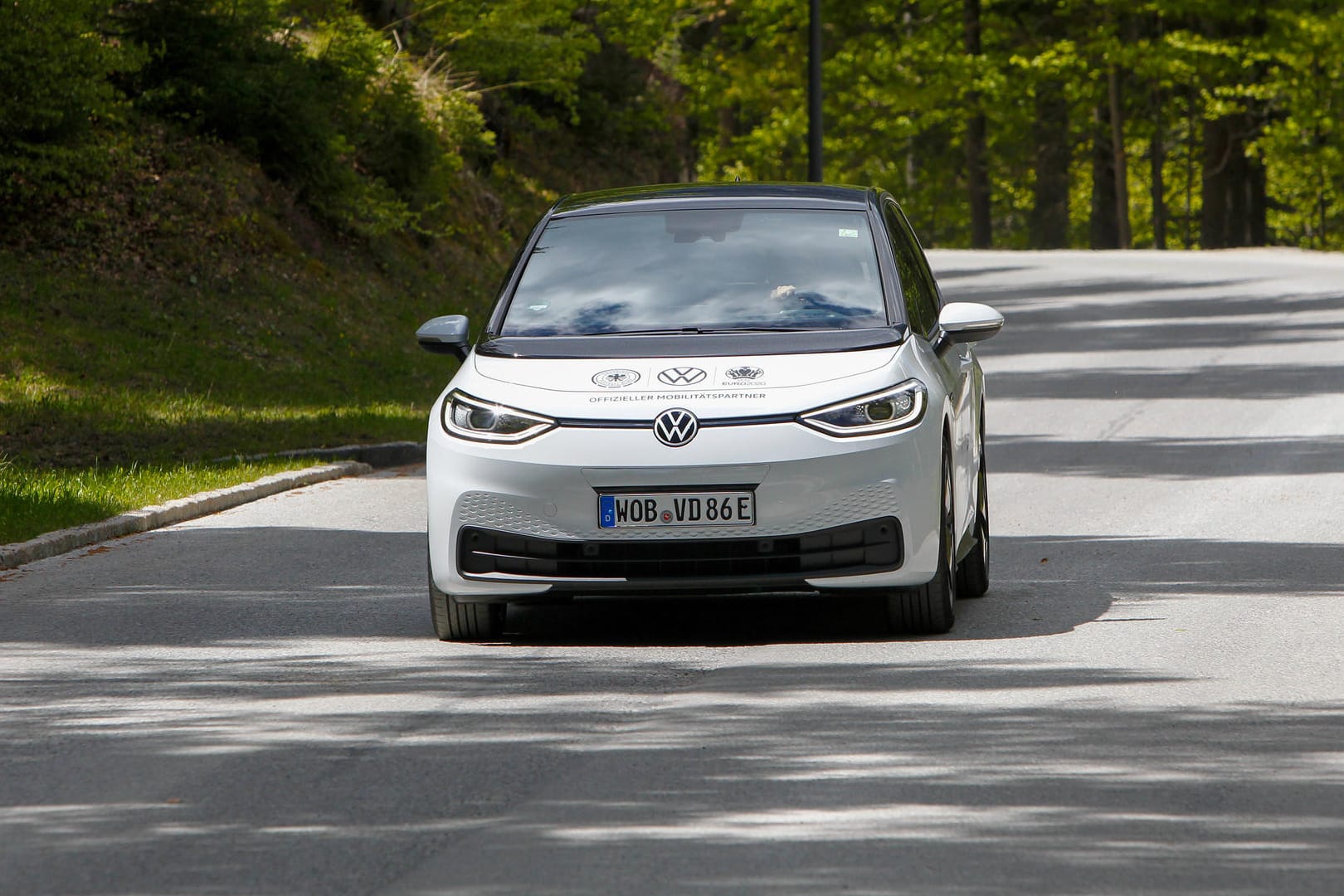 Freie Fahrt (Symbolbild): In Zukunft soll die Mobilität elektrisch und autonom sein – das ist die neue Taktik des Volkswagen-Konzerns. Freie Fahrt (Symbolbild): In Zukunft soll die Mobilität elektrisch und autonom sein – das ist die neue Taktik des Volkswagen-Konzerns.