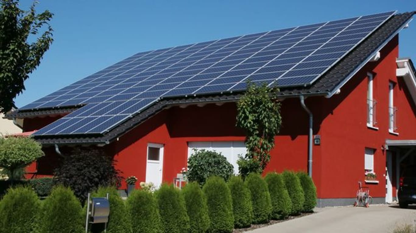 Wer eine kleine Photovoltaikanlage hat, kann bei seinem Finanzamt beantragen, dass ein Liebhabereibetrieb vorliegt.
