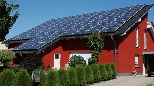 Wer eine kleine Photovoltaikanlage hat, kann bei seinem Finanzamt beantragen, dass ein Liebhabereibetrieb vorliegt.
