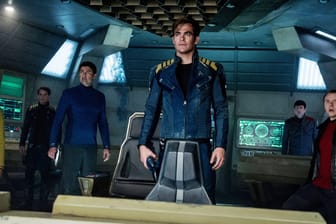 "Star Trek Beyond": John Cho als Sulu, Anton Yelchin als Chekov, Karl Urban als Doctor Bones McCoy, Chris Pine als Captain James T. Kirk, Zachary Quinto als Spock und Simon Pegg als Scotty.