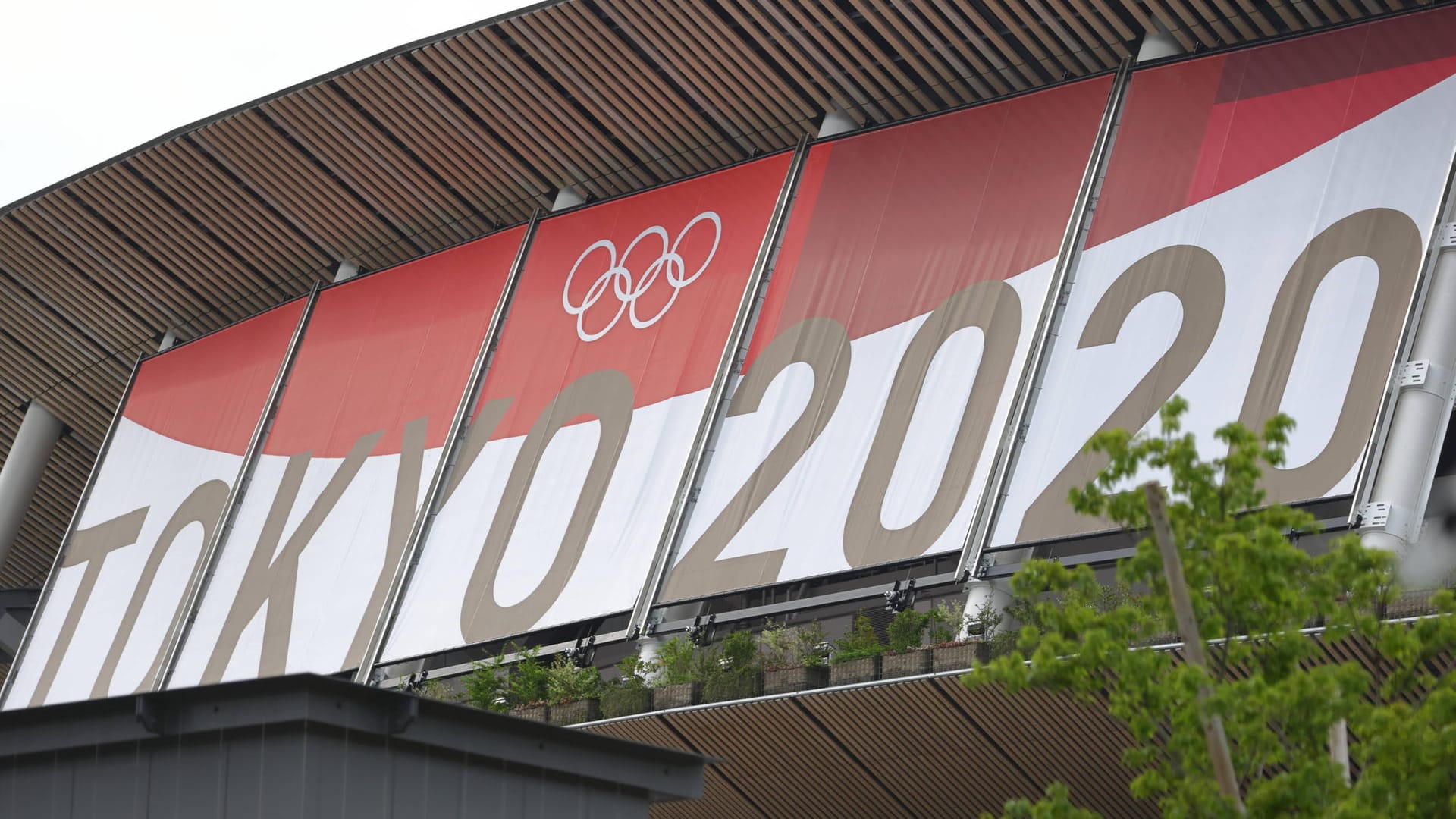 Stadion mit dem Schriftzug Tokyo 2020: Die Olympischen Spiele starten mit einem Jahr Verspätung.