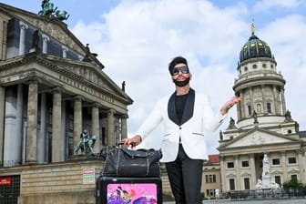 Der Modeschöpfer Harald Glööckler ist zu Besuch in Berlin.