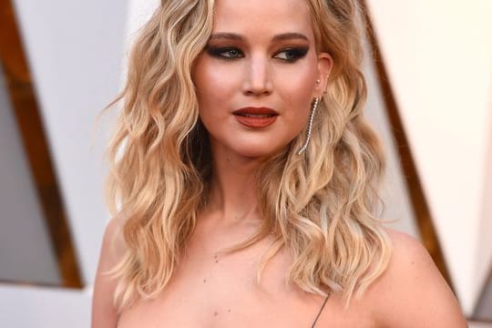 Jennifer Lawrence geht nicht in den Supermarkt, weil sie Angst hat erkannt und auf dem Weg nach Hause verfolgt zu werden.