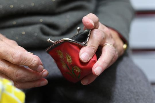 Laut einer Auswertung der Versicherung Swiss Life zeigt sich bei der privaten Altersvorsorge ein deutliches Gefälle zwischen Männern und Frauen. Laut einer Auswertung der Versicherung Swiss Life zeigt sich bei der privaten Altersvorsorge ein deutliches Gefälle zwischen Männern und Frauen.