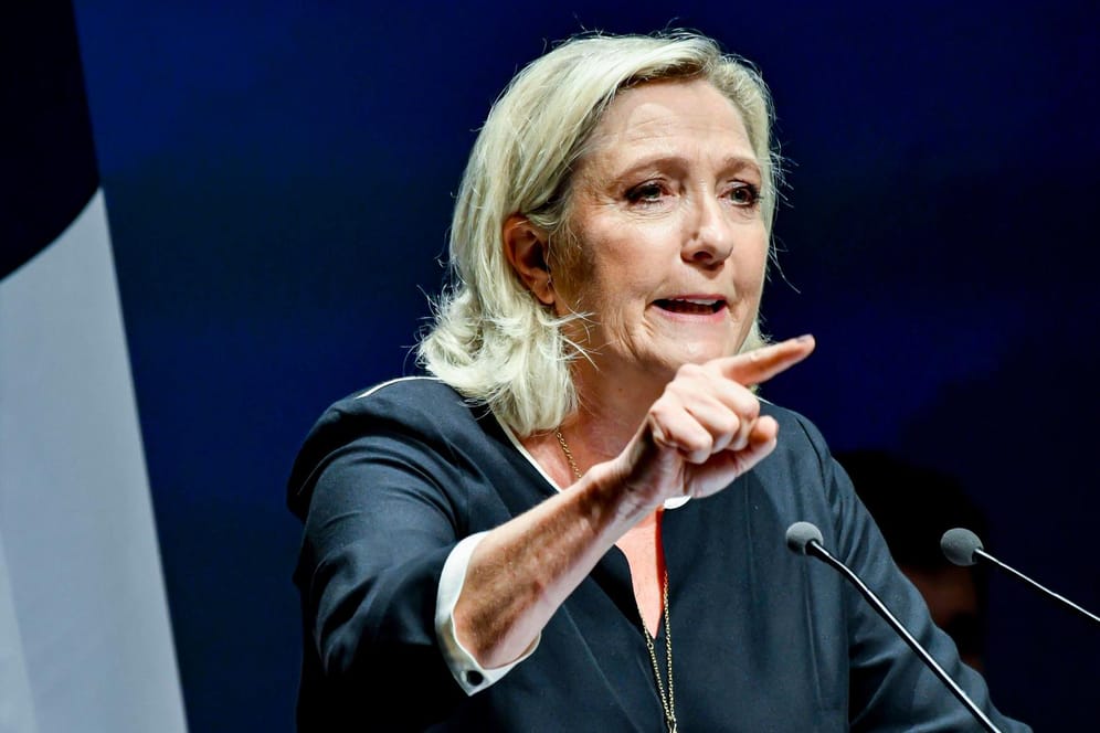 Marine Le Pen, Vorsitzende der rechtsextremen Partei Rassemblement National: Außer "Desillusionen, Verrat und im Stich gelassen zu werden" habe die Partnerschaft mit Berlin "nichts" gebracht.