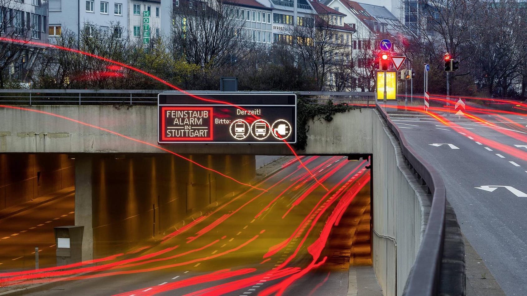 Feinstaubalarm in Stuttgart (Archivbild): Ab 2035 sollen in der EU keine Autos mit Verbrennungsmotor mehr verkauft werden dürfen.