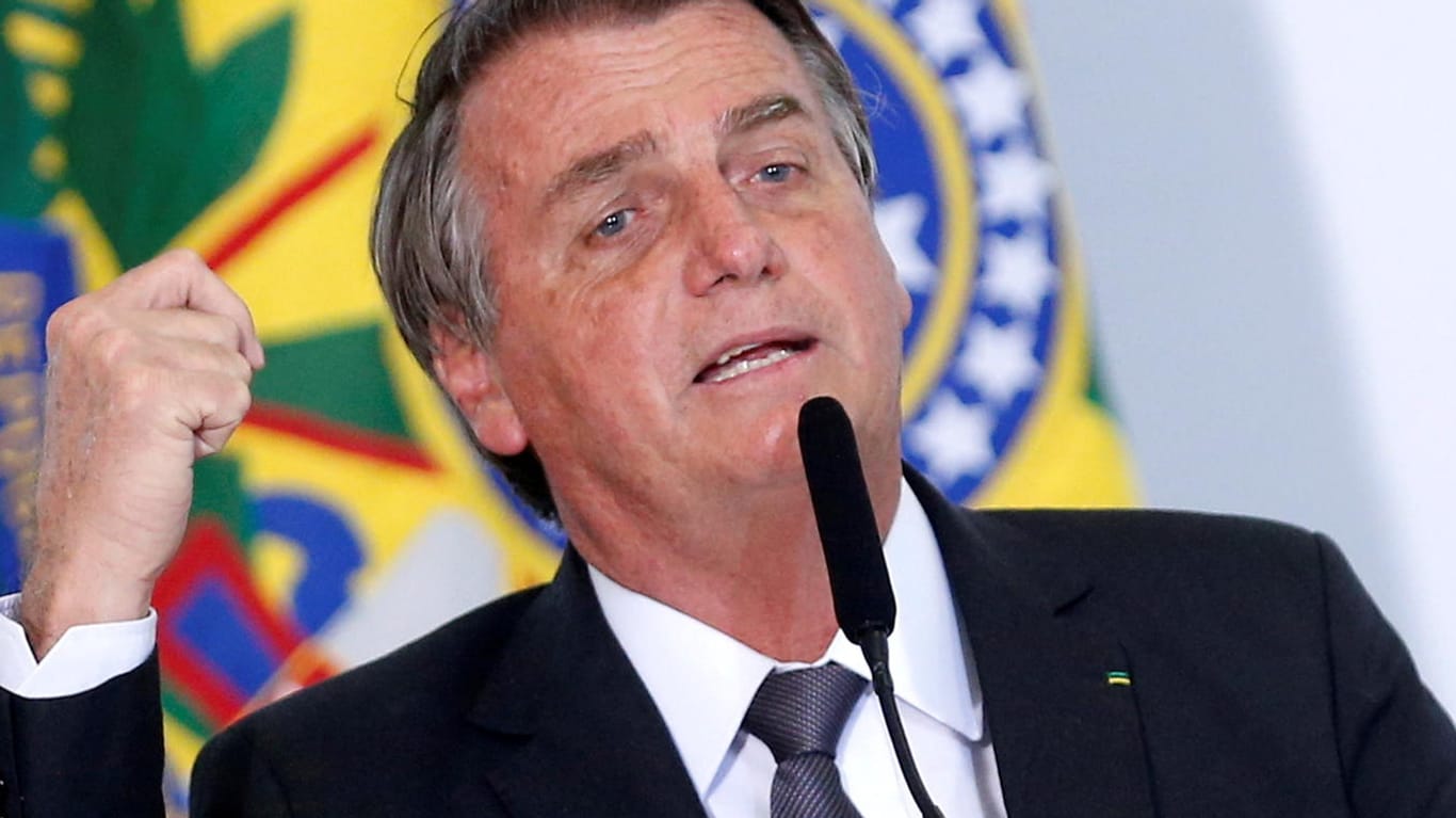 Brasiliens rechtsextremer Präsident Jair Bolsonaro erkrankte voriges Jahr an Covid-19, hatte aber nur leichte Symptome.