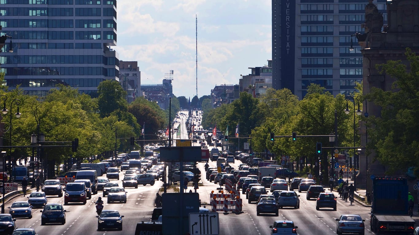 Verkehr in Berlin: Bis 2030 sollen die EU-Länder sicherstellen, dass die Emissionen neuer Pkw stark reduziert werden.