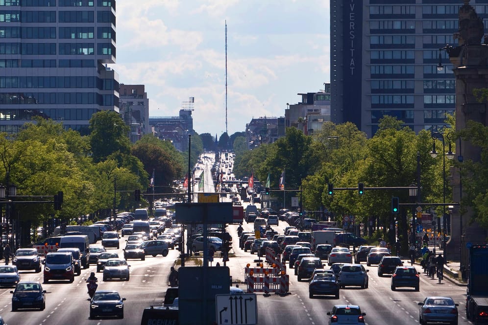 Verkehr in Berlin: Bis 2030 sollen die EU-Länder sicherstellen, dass die Emissionen neuer Pkw stark reduziert werden.