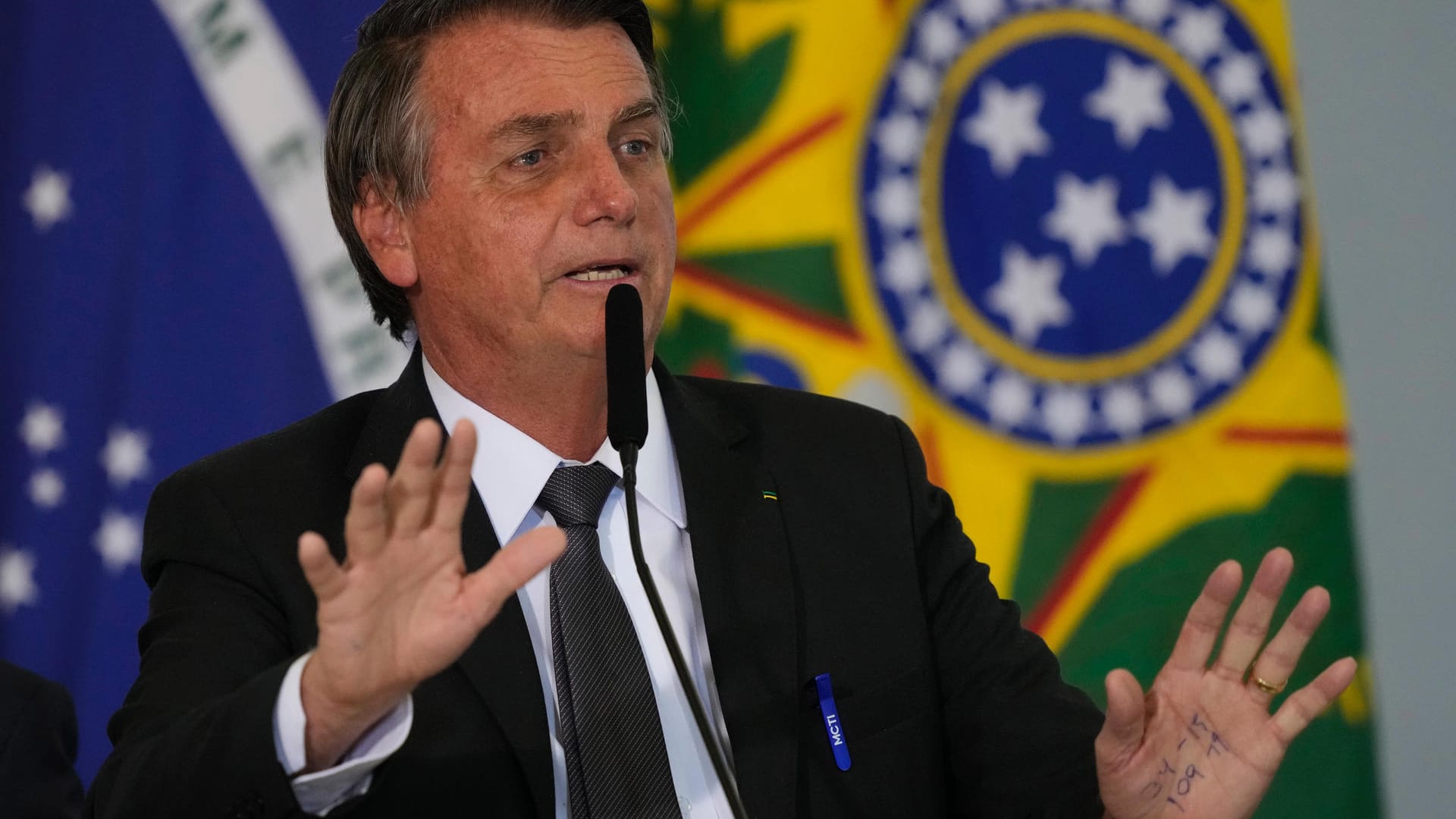 Jair Bolsonaro: Der Präsident von Brasilien leidet laut seinem Arzt an einem Darmverschluss.