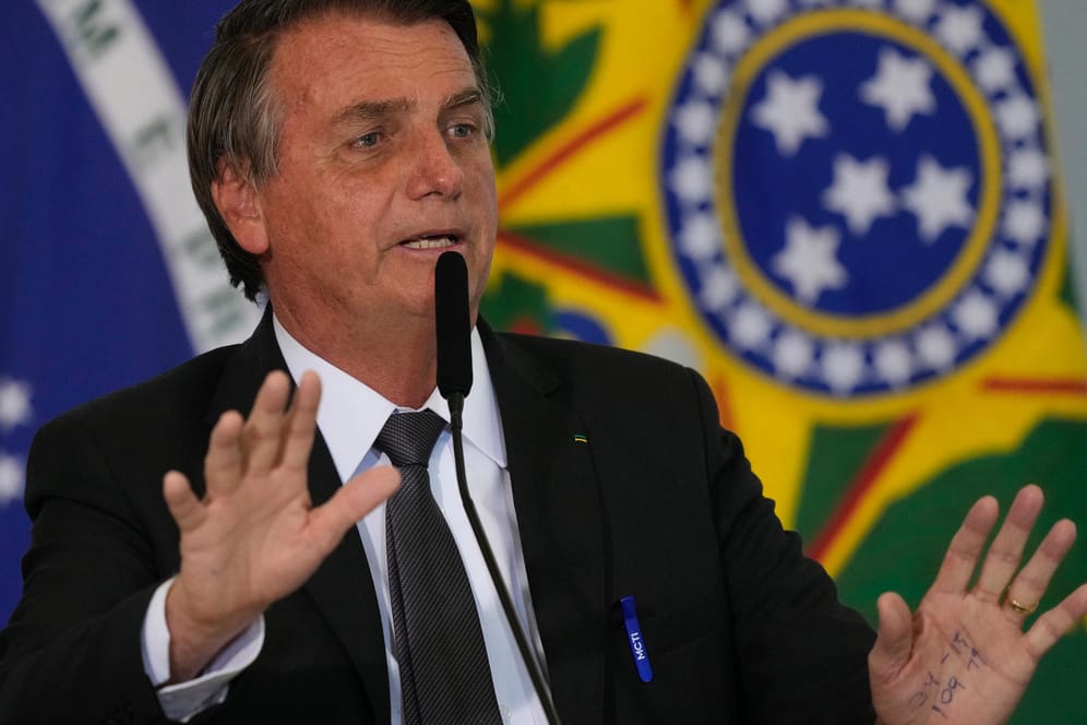 Jair Bolsonaro: Der Präsident von Brasilien leidet laut seinem Arzt an einem Darmverschluss.