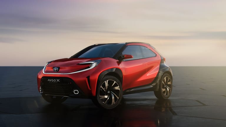 Zwerg blickt in Zukunft: Mit der Studie Aygo X Prologue dürfte Toyota bereits auf das Design des neuen Aygo hinweisen.