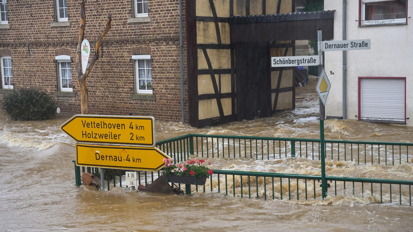 Hochwasser: Die Straßen von Esch haben sich in reißende Ströme verwandelt.