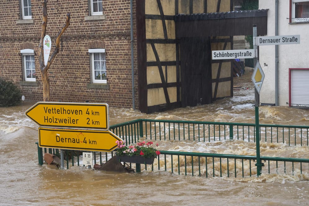 Hochwasser: Die Straßen von Esch haben sich in reißende Ströme verwandelt.