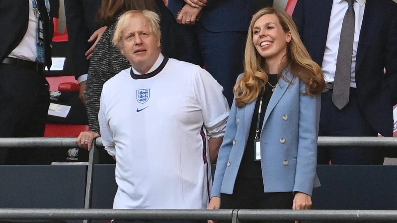Boris Johnson mit Ehefrau Carrie: Der englische Premierminister hat die rassistischen Äußerungen verurteilt.