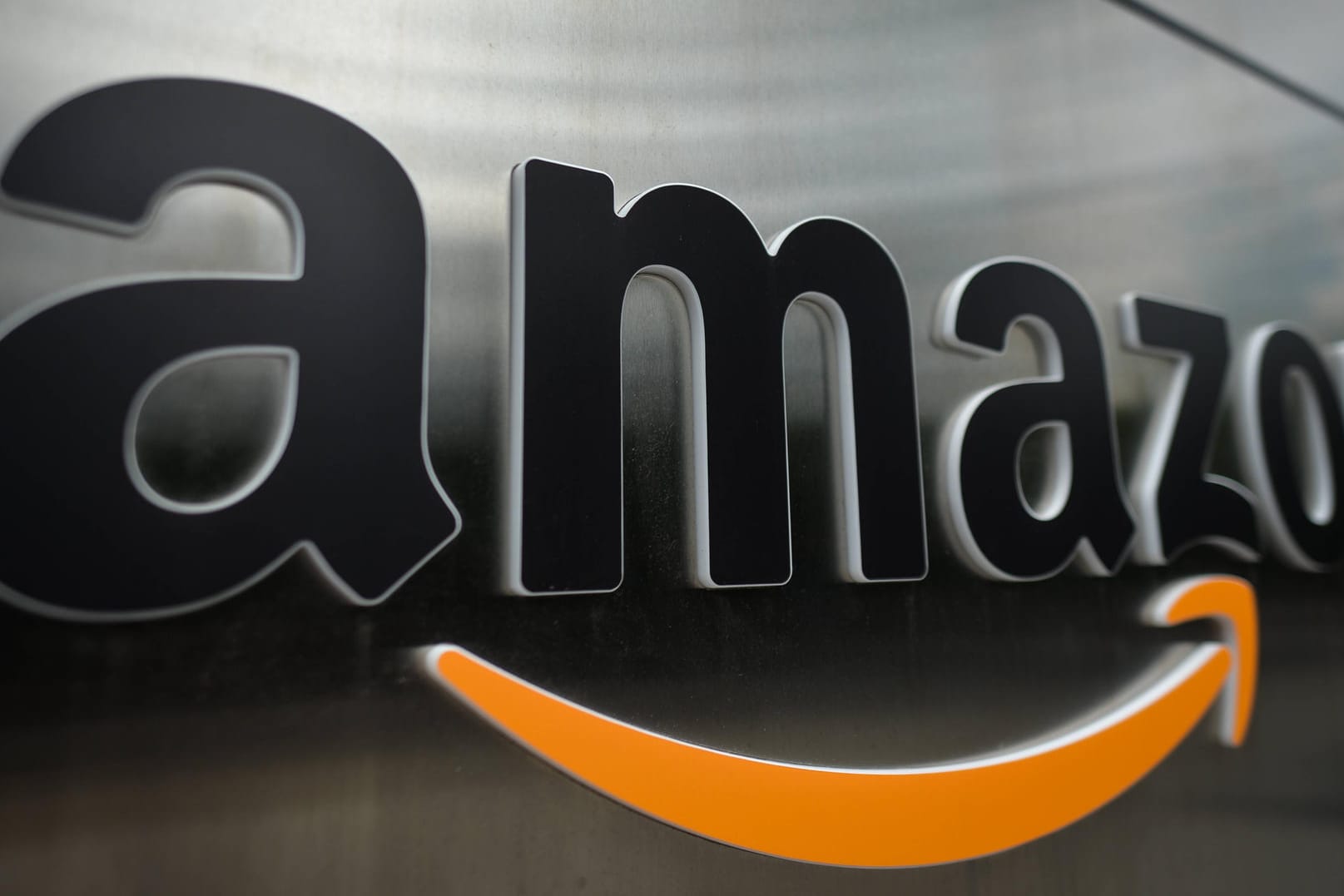 Amazon-Logo (Symbolbild): Der Onlinegigant steht für schlechte Produkte von Drittanbietern in der Kritik.