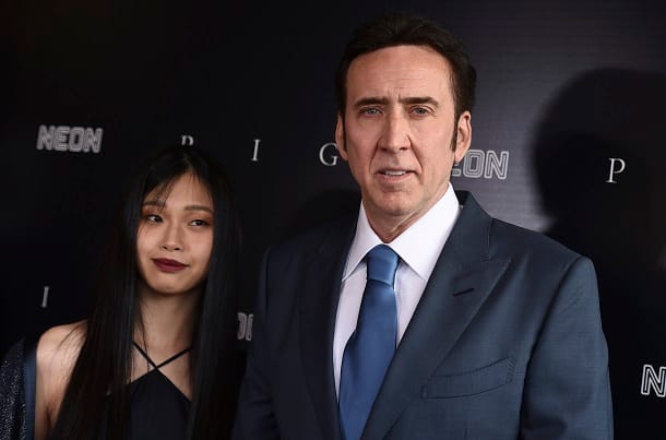 USA, Los Angeles: Nicolas Cage, Schauspieler aus den USA, kommt zusammen mit seiner Ehefrau Riko Shibata zur Los Angeles Filmpremiere von "Pig" im Nuart Theatre.
