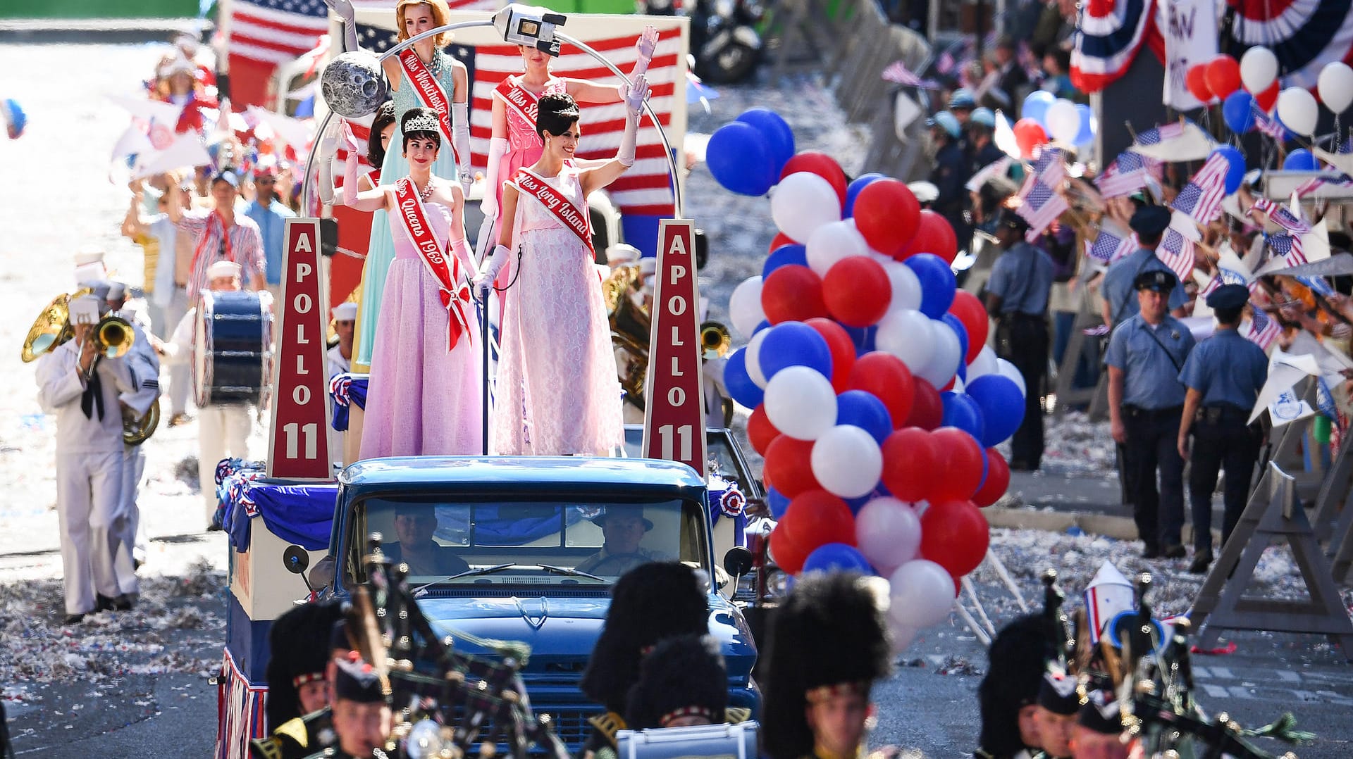 Dreharbeiten zu "Indiana Jones 5" in Schottland: Es wird eine Parade zur Mondlandung von Apollo 11 nachgestellt.