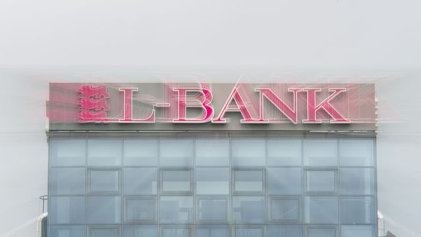 Das Logo der L-Bank prangt am Gebäude der Hauptverwaltung
