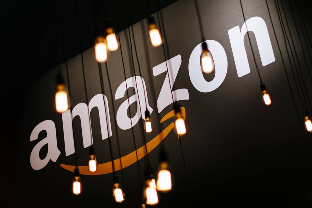 Amazon-Logo (Symbolbild): Aktien von Technologie-Unternehmen notieren auf einem Rekordhoch.