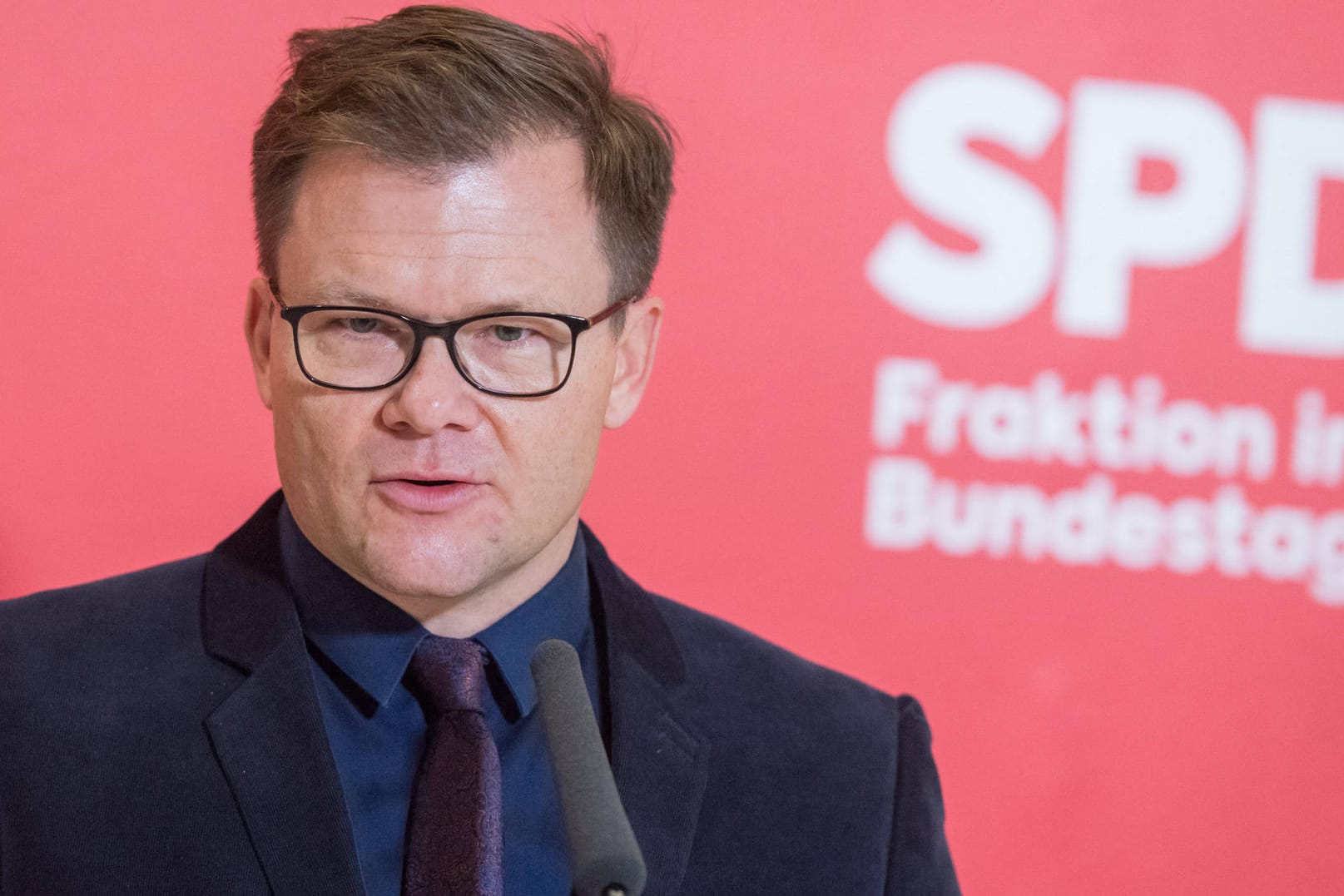 Carsten Schneider: Der Thüringer SPD-Bundespolitiker nimmt Armin Laschet in die Verantwortung für das Neuwahlchaos.