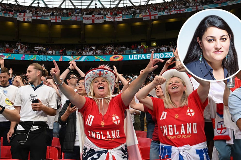 Englische Fans im Stadion: Es gab Buhrufe bei den Nationalhymnen.