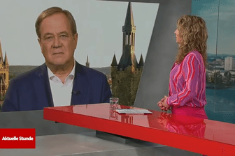 "Aktuelle Stunde" im WDR: Susanne Wieseler interviewte NRW-Ministerpräsident Armin Laschet – und bekam dafür in den sozialen Medien viel Aufmerksamkeit.