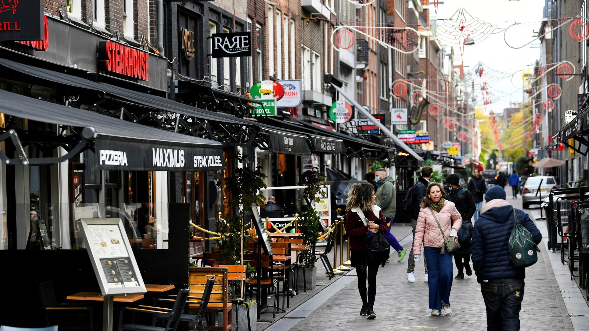 Restaurants und Bars in Amsterdam (Archivbild): Die Infektionszahlen in den Niederlanden waren zuletzt deutlich gestiegen.