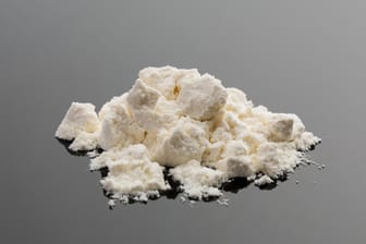 Ein Häufchen Kokain: Im Hafen von Rotterdam fand die Polizei in einem Container drei Tonnen der Droge. (Symbolfoto)