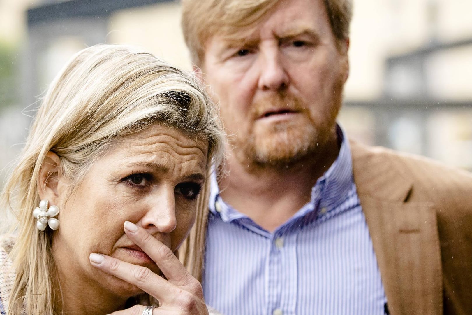 Máxima und Willem-Alexander: Das niederländische Königspaar machte sich ein Bild von der Flutkatastrophe.
