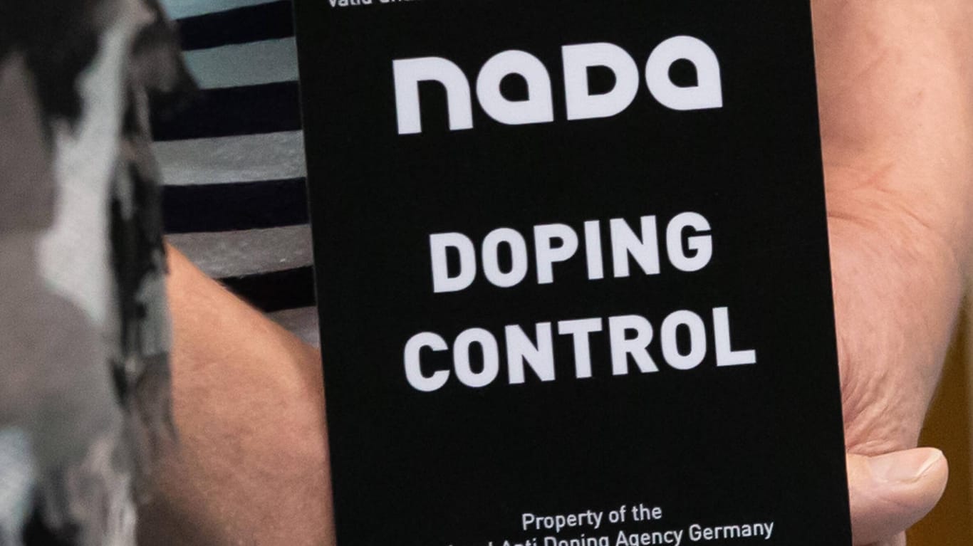 Nada-Kontrolleur bei der Arbeit: Eine ARD-Reportage hat nun neue Erkenntnisse zu Doping-Tests geliefert.