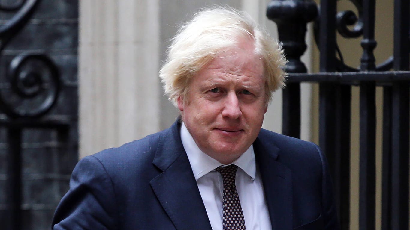 Boris Johnson vor seinem Amtssitz in London (Archivbild). Der Premierminister und seine Regierung starten eine historische Kampagne zur Grippeimpfung.