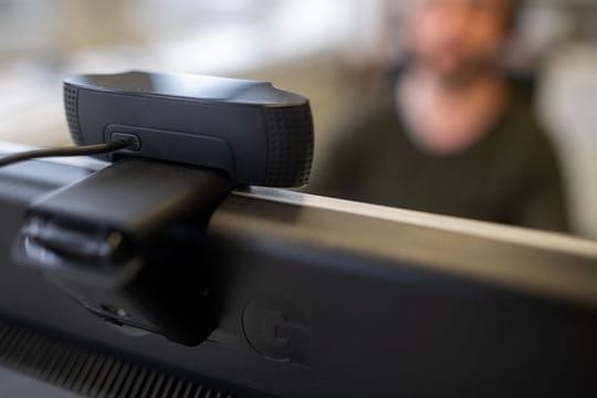 Zahlreiche Studentinnen und Studenten mussten bisher eine Software auf ihren Rechner spielen, um an Prüfungen von zuhause aus teilnehmen zu können.