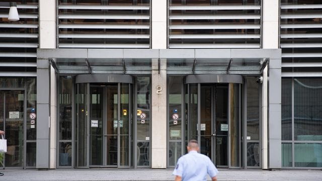 Der Eingang zum Landgericht Wuppertal
