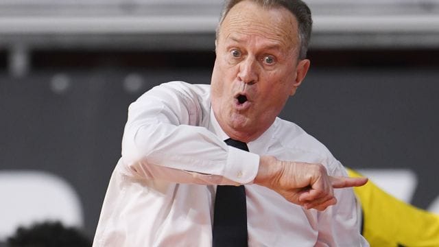 Könnte eine Auszeit brauchen: Aito Garcia Reneses, Trainer von Alba Berlin. Könnte eine Auszeit brauchen: Aito Garcia Reneses, Trainer von Alba Berlin.