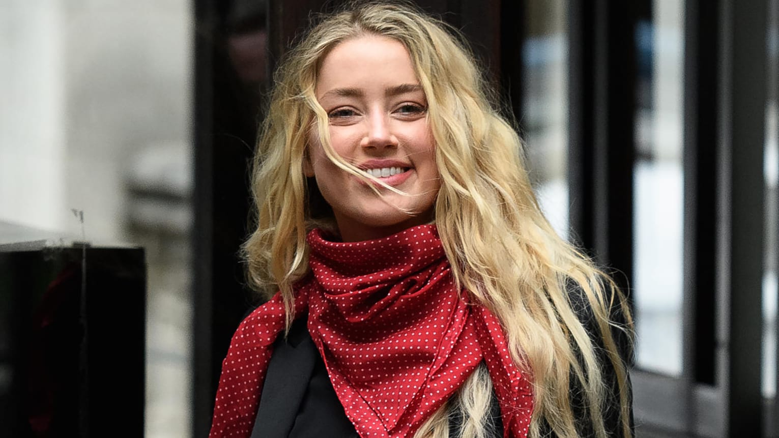 Amber Heard: Die Schauspielerin hat ein neues Foto mit ihrem Baby veröffentlicht.