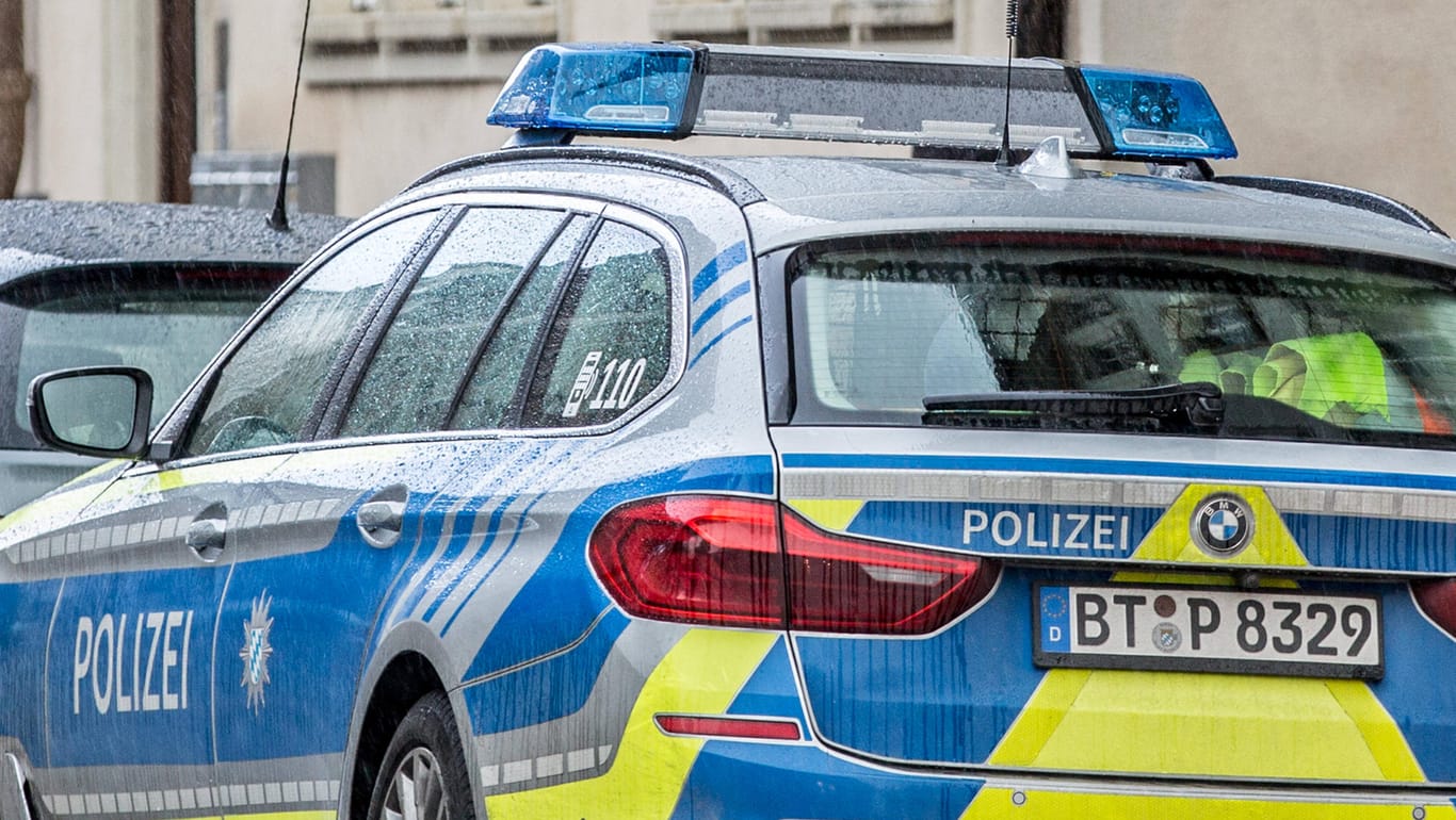 Polizei in Bamberg: Ein Mann hat einen Jungen vom Fahrrad geschubst. (Symbolbild)