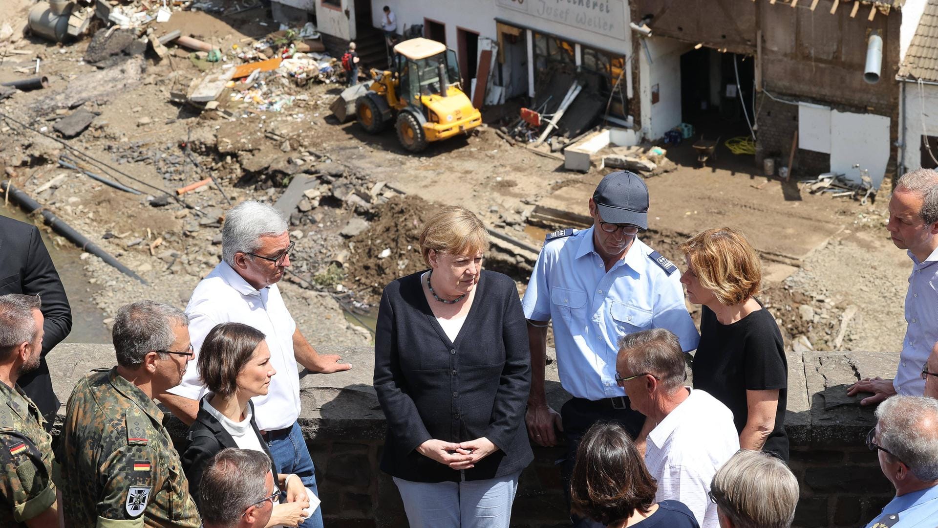 Bundeskanzlerin Angela Merkel am Sonntag im Ahrtal.