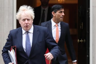 Boris Johnson: Großbritanniens Premierminister will sich nicht in Selbstisolation begeben – trotz Kontakt zu seinem erkrankten Gesundheitsminister.