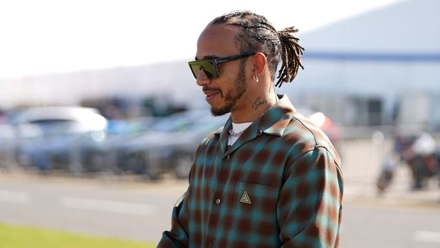 Wurde während und nach dem Formel-1-Rennen in Silverstone mehrfach in den Sozialen Medien rassistisch beleidigt: Lewis Hamilton. Wurde während und nach dem Formel-1-Rennen in Silverstone mehrfach in den Sozialen Medien rassistisch beleidigt: Lewis Hamilton.