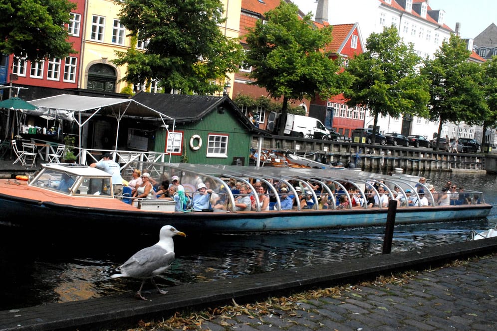 Touristen in Kopenhagen: Die Hauptstadtregion Dänemarks wurde gerade wieder zum Risikogebiet ernannt.
