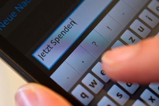Bei Spendenaufrufen in sozialen Netzwerken lohnt sich oft ein kurzer Check.