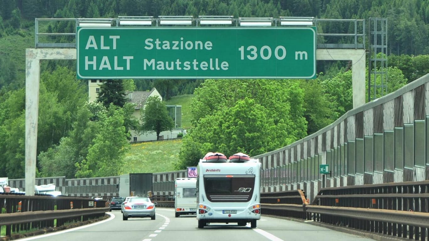 Maut in Italien: Bei der Fahrt auf einer mautpflichtigen Straße muss die gefahrene Strecke bezahlt werden.