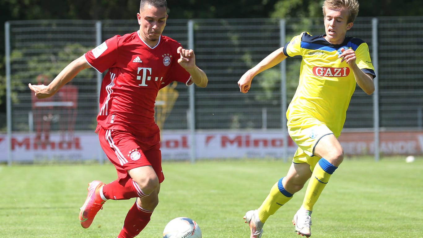 Bayerns Ibrahimovic (l.), hier in einem Spiel der U19: Top-Talent im Fokus von Julian Nagelsmann.