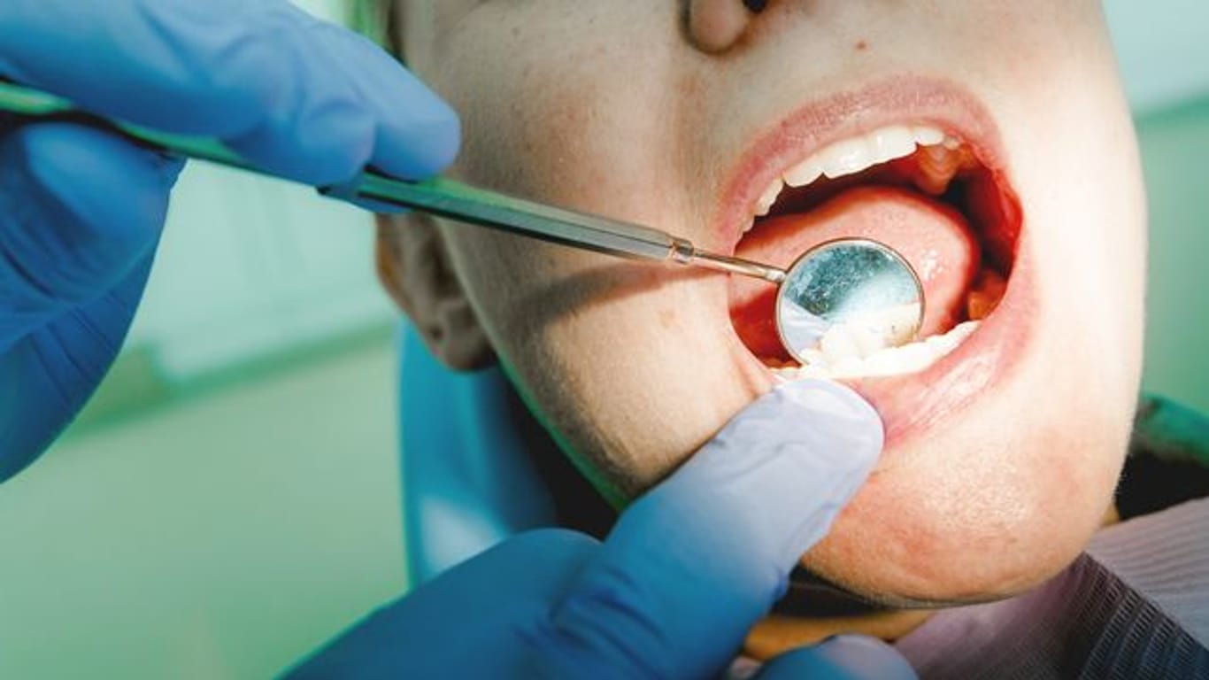 Bei der Wahl einer Zahnzusatzversicherung sollte man sich Zeit nehmen, um das richtige Angebot zu finden.