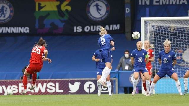 Das Tor von Sarah Zadrazil (l/25) bei der UEFA-Wahl zum schönsten Tor ist das einzige Tor einer Fußballerin. Das Tor von Sarah Zadrazil (l/25) bei der UEFA-Wahl zum schönsten Tor ist das einzige Tor einer Fußballerin.