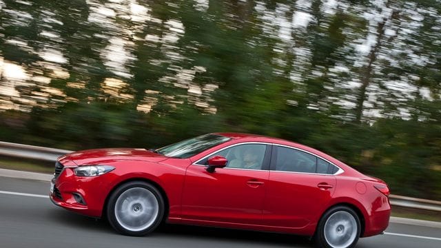 Schwungvolle Schnitte: Das Blechkleid des Mazda6 ist nach Mazdas Designsprache Kodo gestaltet, die seit Anfang der 2010er Jahre bei den Japanern zur Anwendung kommt.