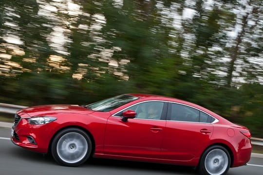 Schwungvolle Schnitte: Das Blechkleid des Mazda6 ist nach Mazdas Designsprache Kodo gestaltet, die seit Anfang der 2010er Jahre bei den Japanern zur Anwendung kommt.