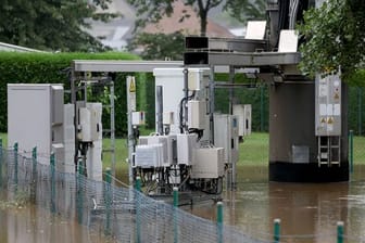 Ein überfluteter Mobilfunkmast in NRW.
