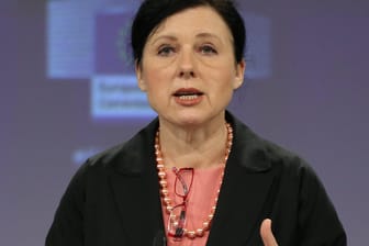 Vera Jourova, EU-Kommissarin für Werte und Transparenz: Warschau soll die Vorgaben des Europäischen Gerichtshofes bis 16. August. umsetzen.